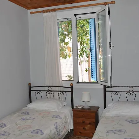 Spyros Villa *